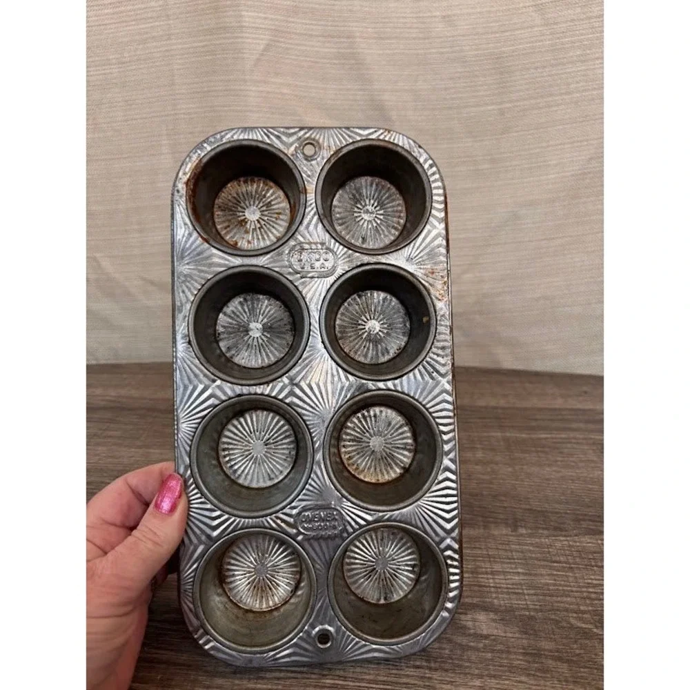 Vintage Ekco Ovenex N-800-B 8 Cup Muffin Tin Starburst Pattern Made in USA Steel